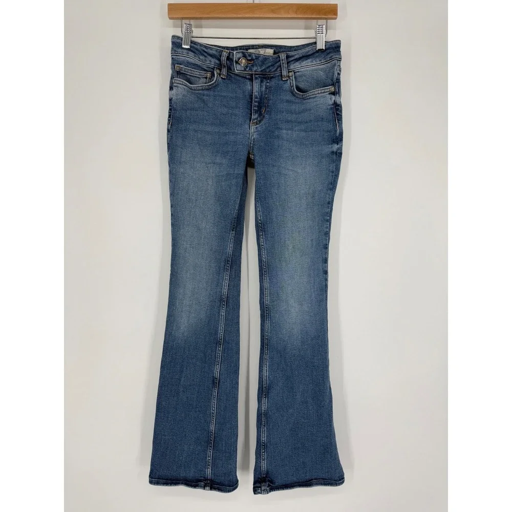We The Free People Flare Jeans Blue Med Wash Denim‎ Size 27 Retro Boho Festival